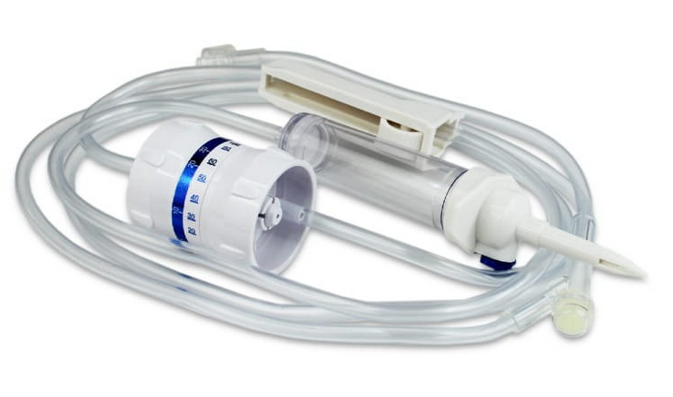 Przyrząd do infuzji z precyzyjnym regulatorem